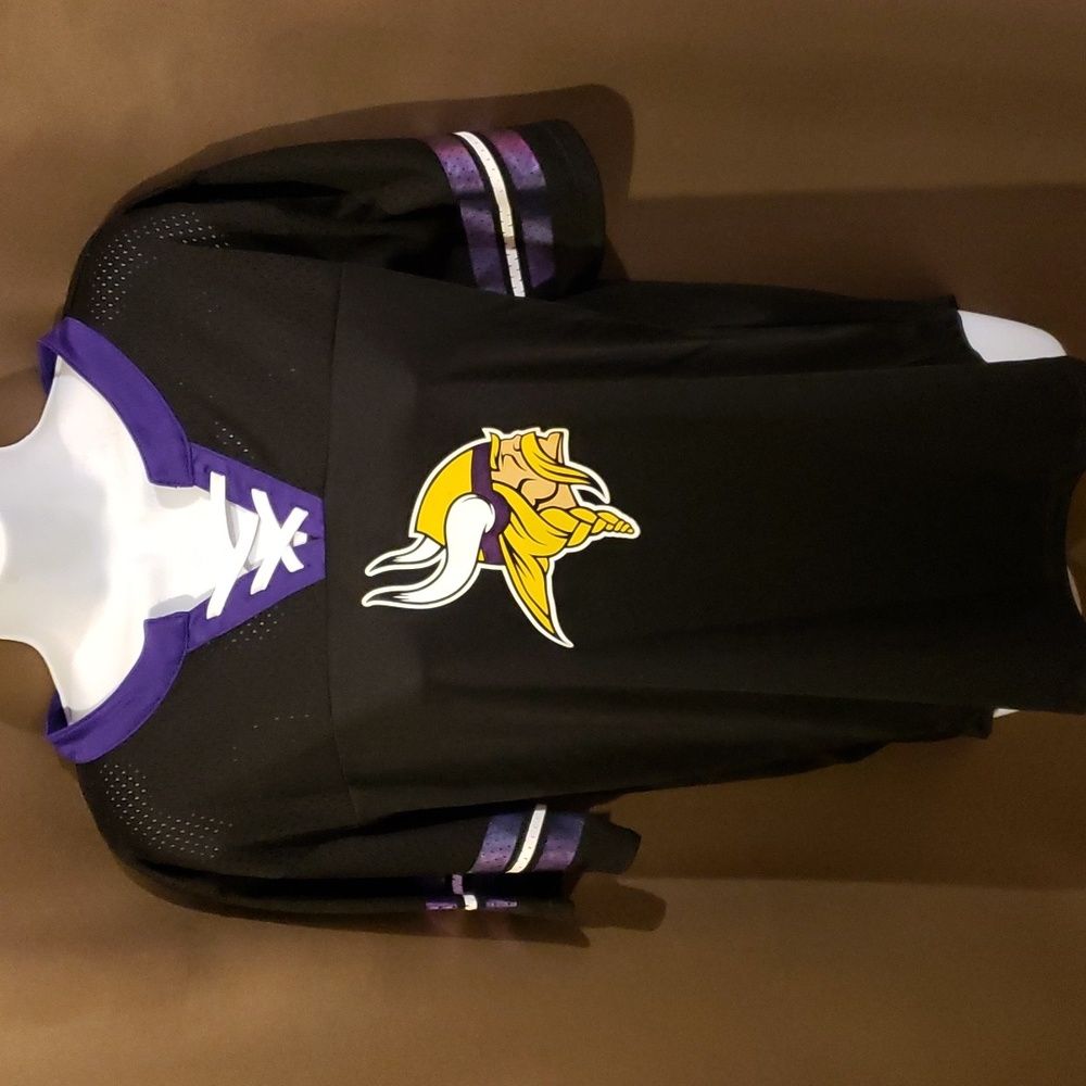 Minnesota Vikings Short Sleeve Shirt Size Small NEW